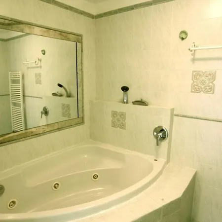 Gilda Villa *